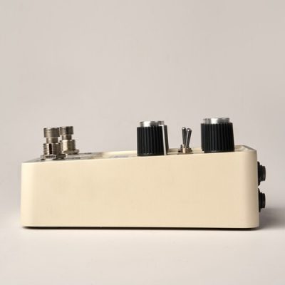 Universal Audio UAFX Astra Modulation Stereo Effects Pedal - Image 6